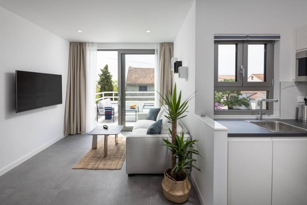 Ferienwohnung Holiday In Bol **** Green Exterior foto